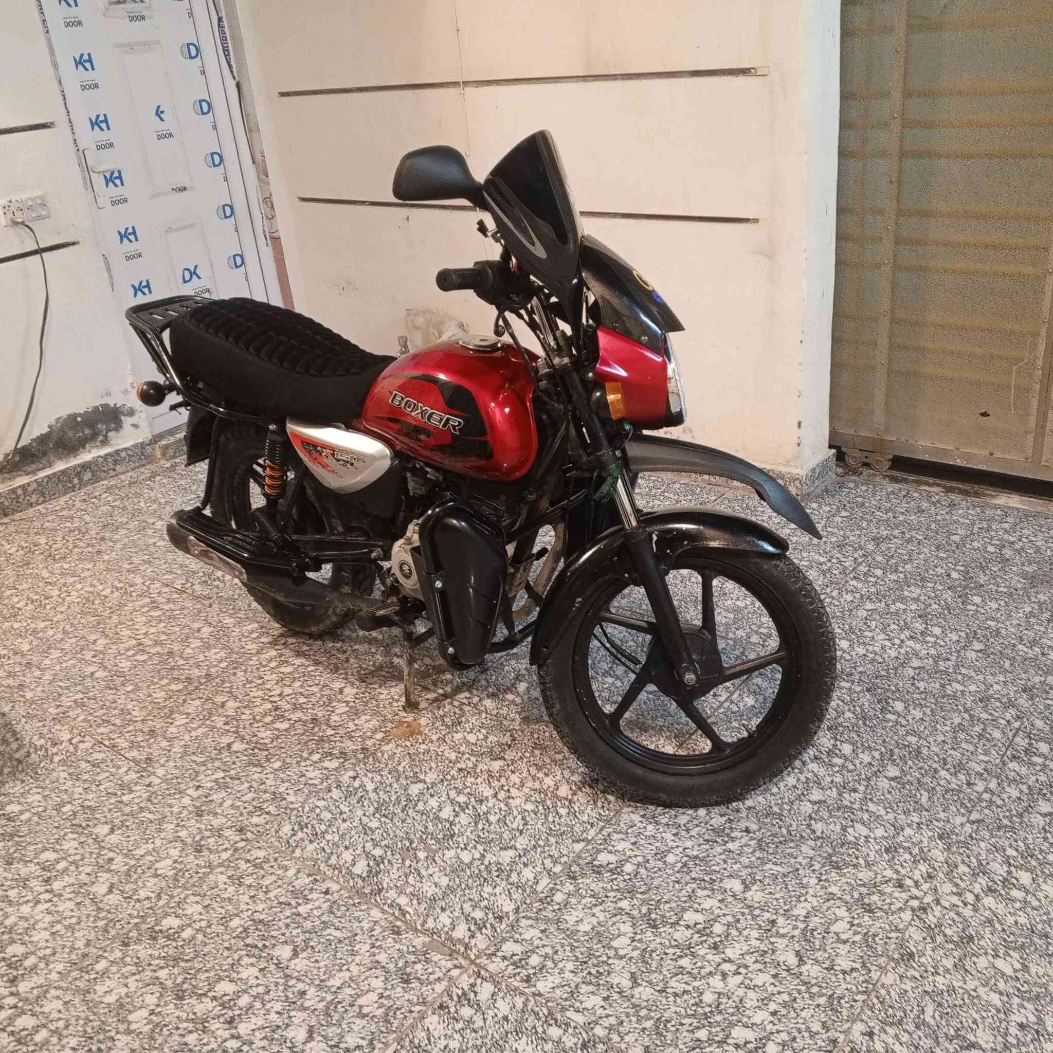 السلام عليكم دراجه بوكسر 2022للبيع  اوراق كامله 
السعر 1250000للاستفار الاتصال على الرقم ***********
