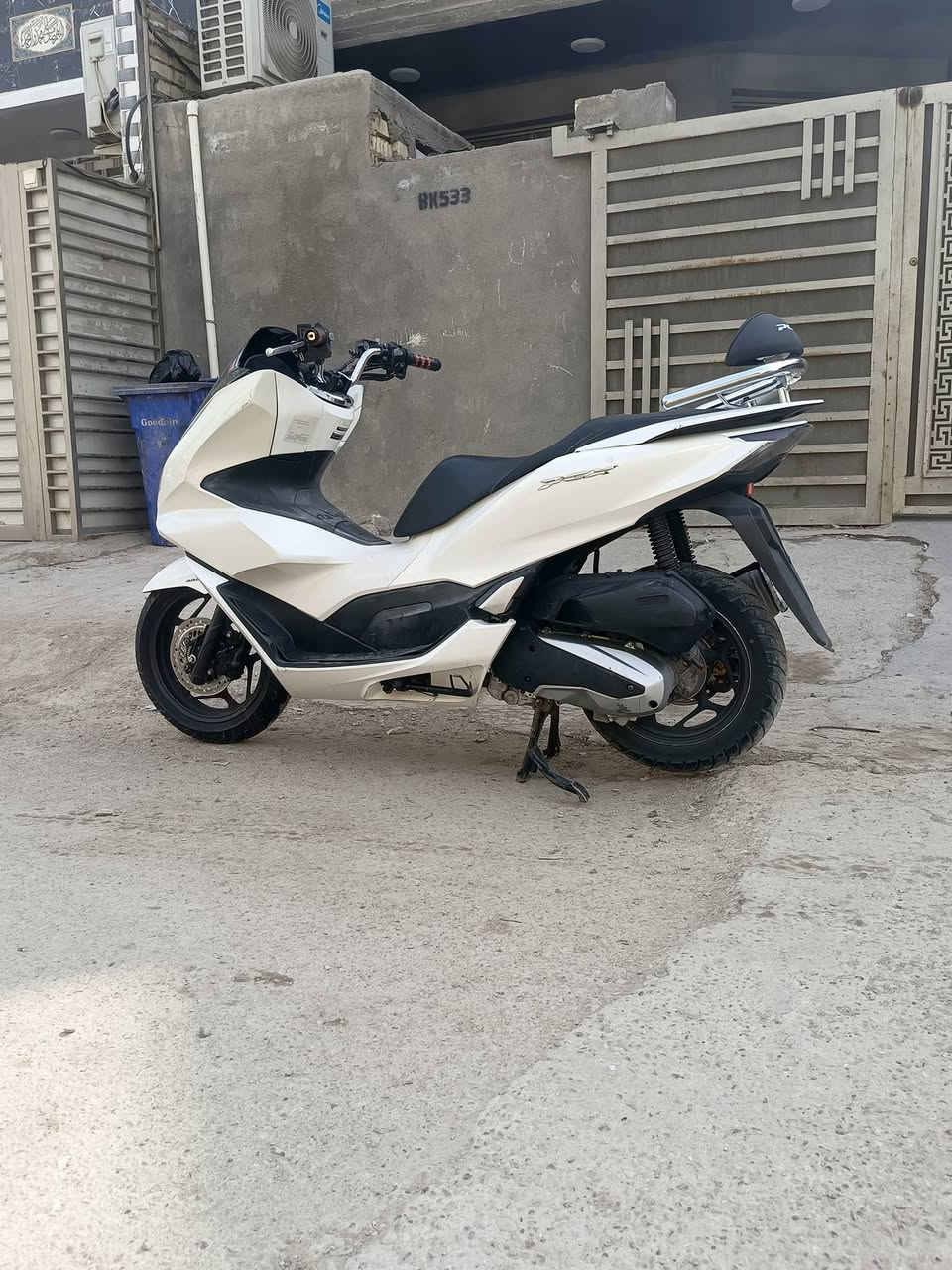 جيل الرابع pcx ياباني محرك 150cc دراجة جديده حيل سعره مليونين وربع وبيه مجال بصيط  العنوان الدورة ***********
