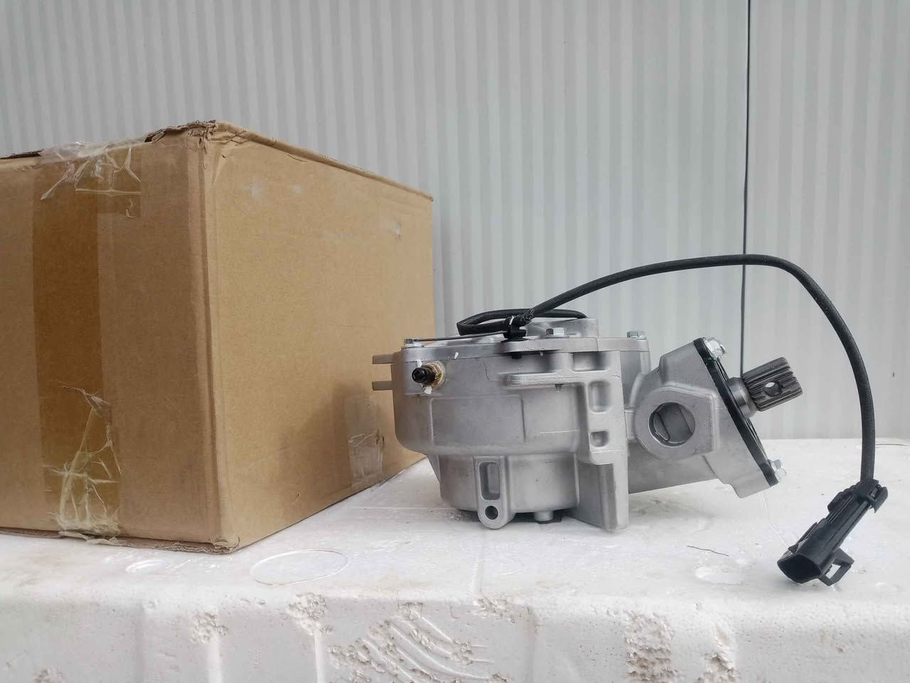 متاح قطعه محول سرعه امامي وباقي التفاصيل بالفديو قطعه اصليه جديده لوك السعر ٨٥ الف مكاني بغدادالعامريه متوفر توصيل للاستفسار مراسله ماسنجر او واتساب على الرقم 
*********** بغداد, العراق
