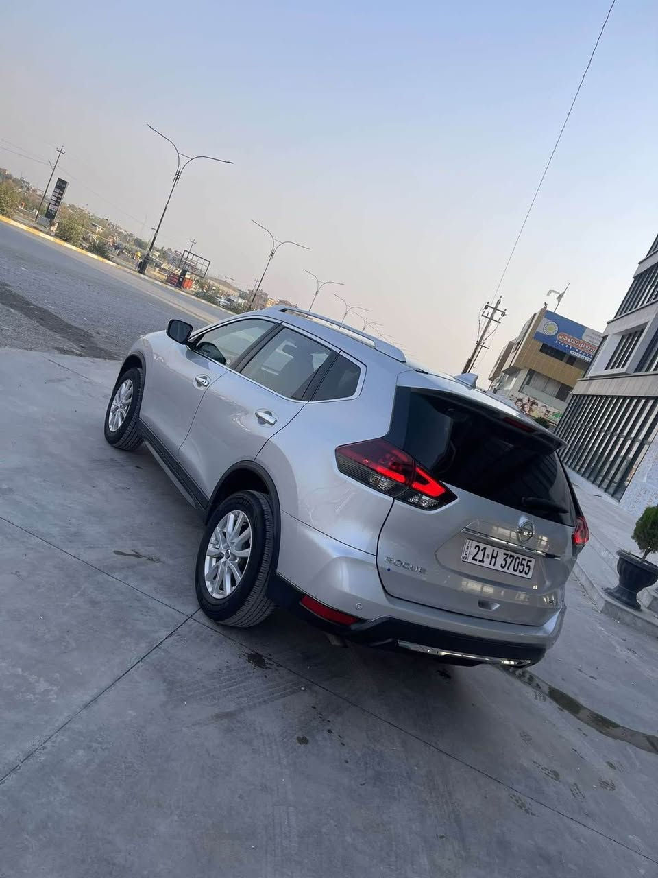 نيسان رؤگ
2019sv
دەبل ئەکسل
دوو پارجە بۆیاخ دەرگای سەیاقیش ساردی هەیە
کوشن هیتەر رادار تەنیشت پیش دواوە 
ئیکۆ 
شەغال
فول مواسەفات بەس سلاید نیە
گيرو مه كينه له شه ر ت
به ناوي خؤمانه وه
١٤٢گه لاو كه ميك محامه له
*********** رانية, السليمانية
