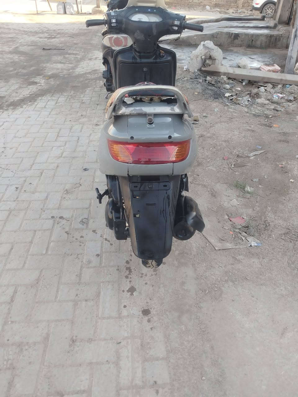 السلام عليكم دراجه فراشه للبيع الدراجه نظيفه نقرا سلف كهرباءاته كلها شغاله دراجه ما تحط عليها برغي مكينه ناعمه كلش السعر ب 400 وبيها مجال مكان الديوانيه قضاء الشاميه ***********
