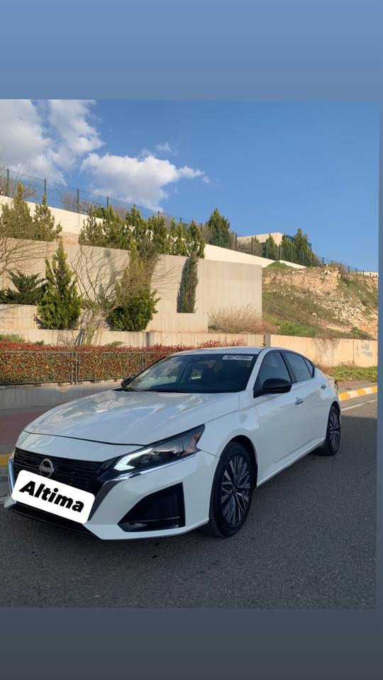 سلام العليكم 
التيما 2025 SV كلين بدون صبخ بدون ايرباك ماشية بس 10 الاف ميل سيارة كلش الحلوة مواصفات داخل فورميكا و لايت زينون و كشن كهربائي و تحديد سرعة وصور الحادث موجود
مكانها موجود بالسليمانية كير و محرك و كلشي بشرط مع شرط التحويل و رقمها مو مكسر معك ثلاث شهر لرقم سيارة 
مكان سيارة سليمانية 
سعرها 174 بي شوية مجال
رقم تلفون ***********
