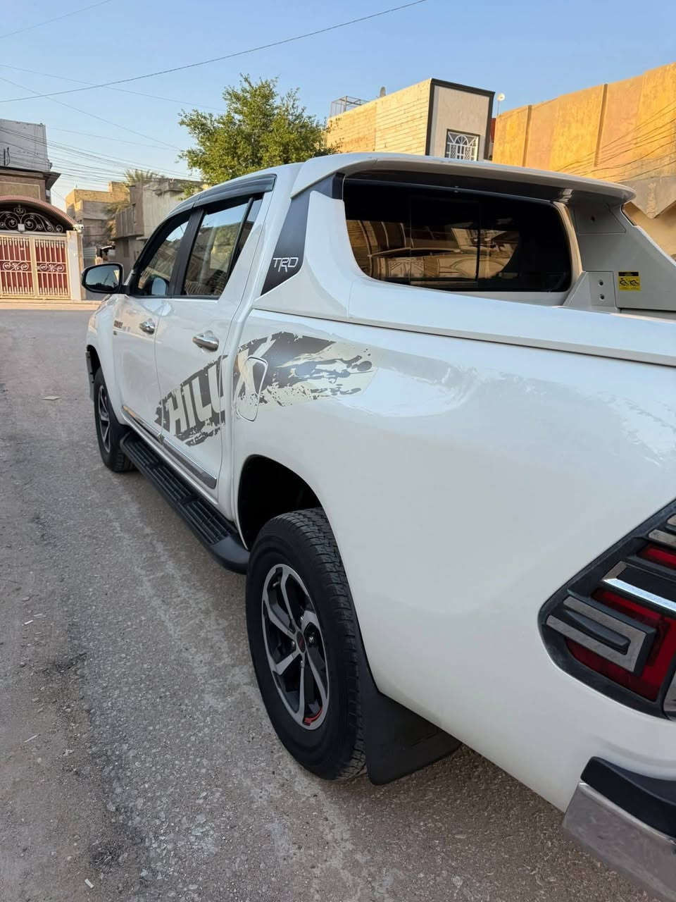 هايلوكس ٢٠٢٠
6 سلندر
 بيها ضربه فقط جاملغ كما موضح بالصوره
ماشيه ٧٠ الف حقيقي 
سياره جاهزه من اي شي 
مابيها اي خلل 
السياره فول مواصفات بالنسبه للهايلوكس
مداور بالوقت اليعجبك 
السعر ٣١٠$ وبيها مجال 
واقسم عليكم بالقرآن الكريم الميشتري لا يعلق ولا يتصل لأن صراحه يزعجني اليتصل ويكوم يغني 

***********
