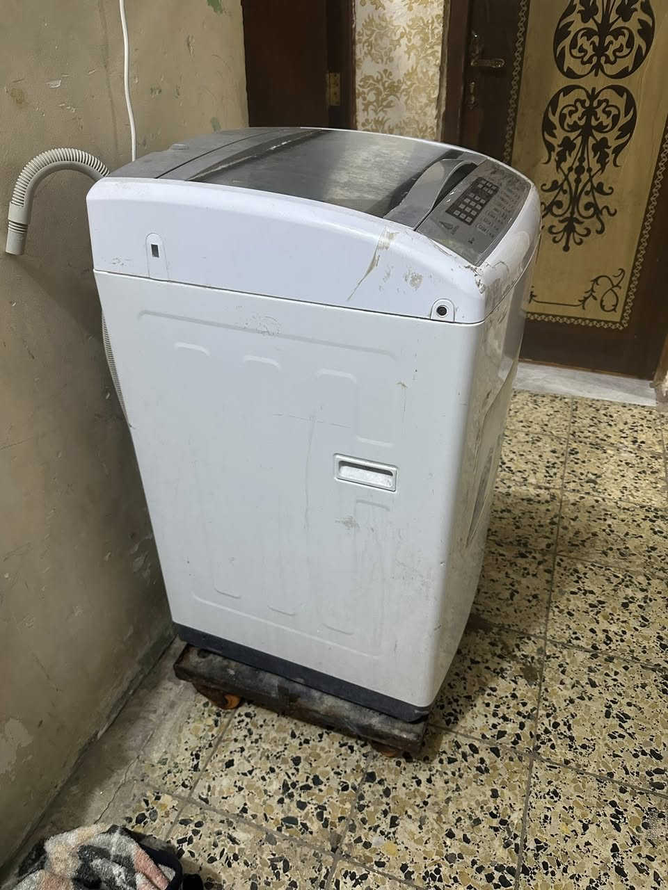 للبيع غسله فول اوتماتيك نوعيه الحافظ
15 كيلو 

شغله كله 
السعر 150 وبيه مجال 
العنوان البصره الجمعيات 
الرقم ***********
