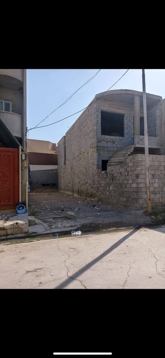 بيع  سريع ارض ١٠٠ متر ٥في ٢٠ محدوله جاهزه لل بناء المزارع جمعية الاوائل وصل جمعيه والكارت بلديه بسمي تحويل ثاني يوم بسمك تصير قرب الحولي قرب موليدة المزارع شروق تام  يوجد نضام نقد او اقصاد 
للستفسار ***********
***********
