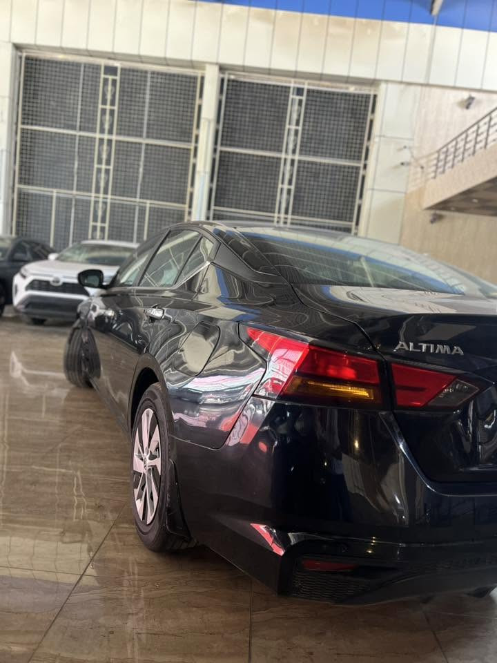 Nissan Altima S 2024
سيارة بدون إرباك بدون دواخل 
ماشيه 1000mi
صبغ قطعتين اشوي 
بدون نقص سيارة 
عنوان أربيل
رقم ***********واساب 
سعر 142 مجال بسيط
