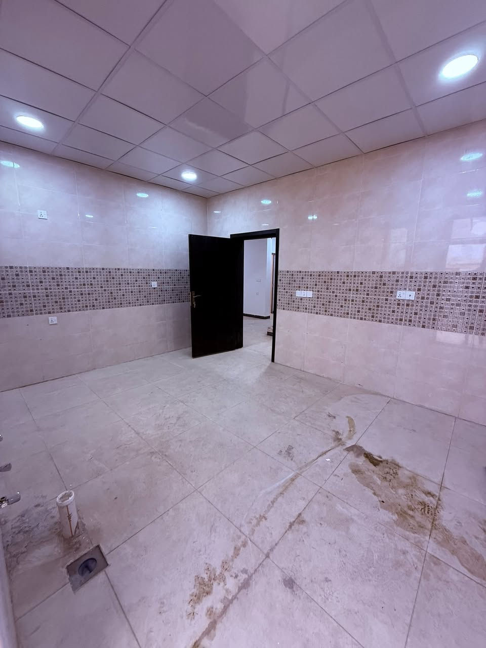 🏠دار للبيع 

مجمع بيتي السكني الزون الثالث📍
على حديقة
جاهز للسكن 
المساحة 200 متر (گاردينيا)
مساحة البناء 160 م
المقدمة 90 مليون  

يوجد عروض اخرى في مجمع بيتي السكني 

☎️للاستفسار عن هذا العرض او باقي العروض

 ***********
***********

📍نستقبل جميع العروض داخل وخارج المجمع
