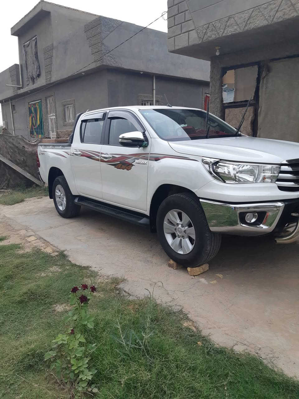 سلام عليكم موديل 16شركه ساز مكفول كفاله عامه ماشيه 85 بسمي العنوان بابل قرب شريفه بنت الحسن (ع ) السياره على وضع الشركه ٢٥٧ وبيه مجال بصيط  الرقم *********** و ***********
