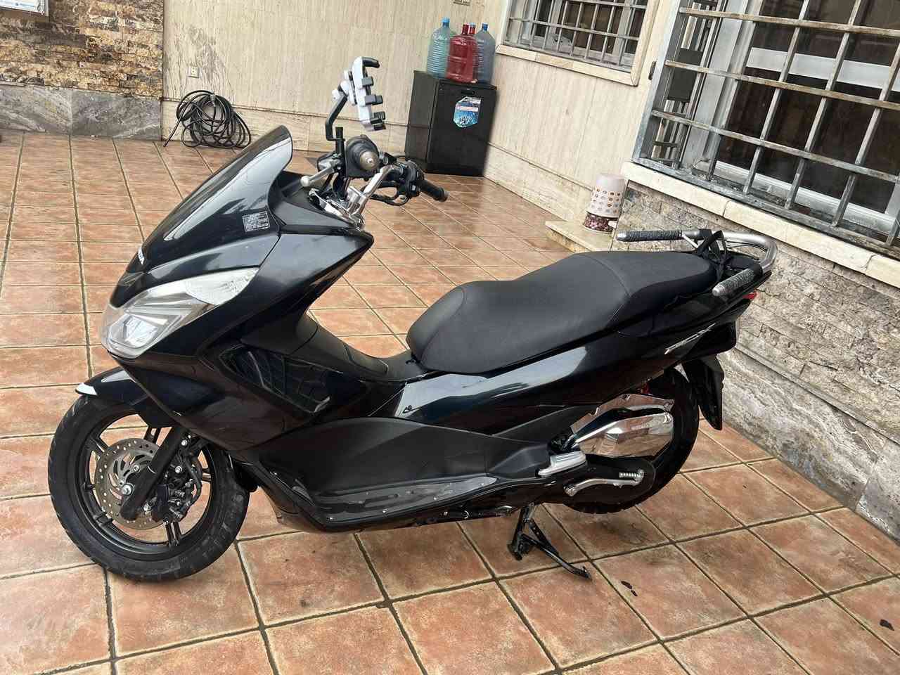 السلام عليكم دراجه للبيع دراجه pcx جيل الثاني 
ماشيه 11,462 الف  حقيقي 

دراجه مال رمبه مكفوله كفاله عامه
 
مكينه ناعمه 125 ياباني برغي واحد ما مفتوح بيه

هندر و صالنصه رياضي دراجه مزوده جايه من اليابان 

تفحص صوره بل مزاد اذا مو نفس الشكل كروتك ع احسابي 

استان كهربائي حساس ازدحام بريك ABS 

سعرها 23 و قابل لتفواض عنواني بغداد البنوك

الرقم ***********
