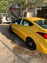 النترا ١٥ صفره تكسي مكفوله عده الجاملغ الامامي والخلفي بيه بدون دواخل ...