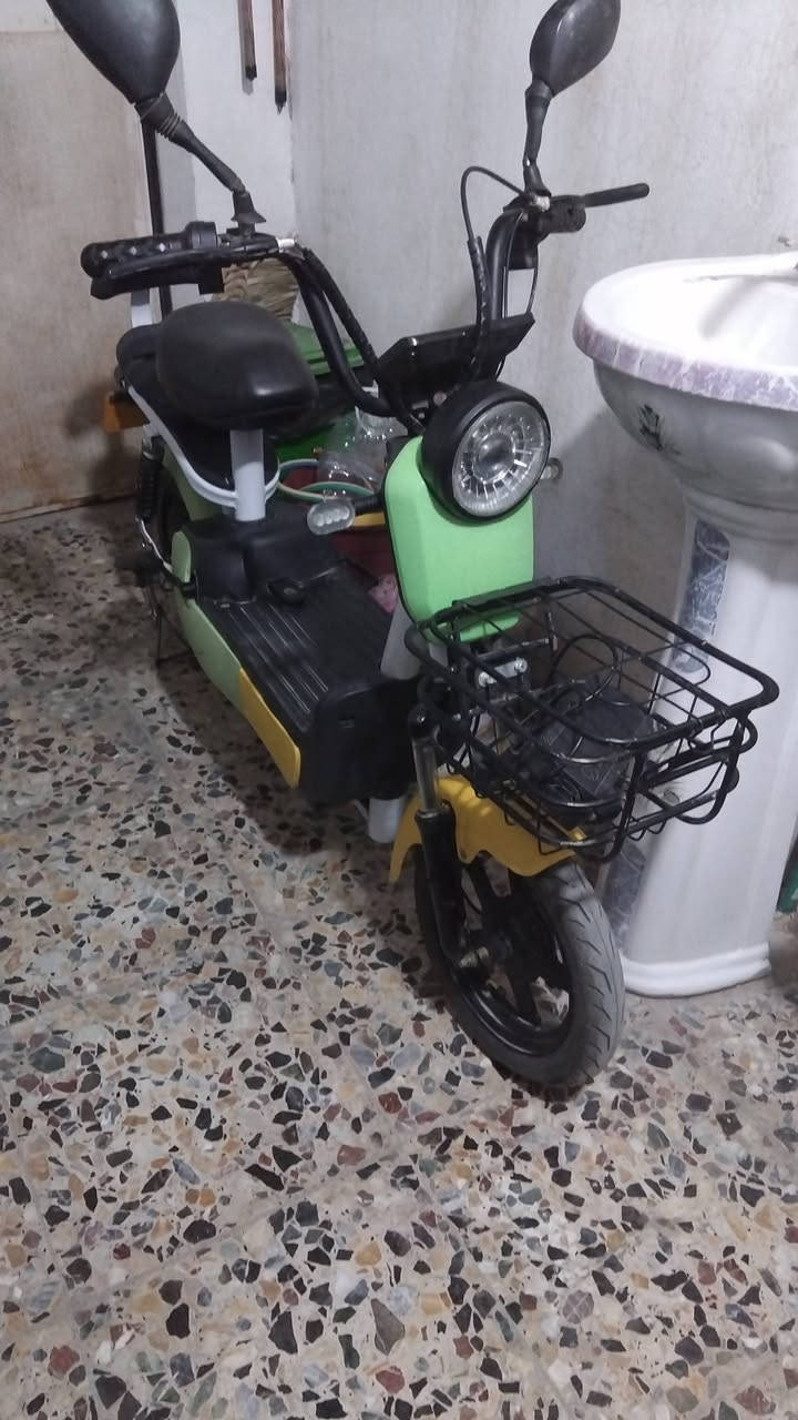 السلام عليكم دراجة شحن نظافة ٩٠ %
سعر ٣٠٠ 
***********
