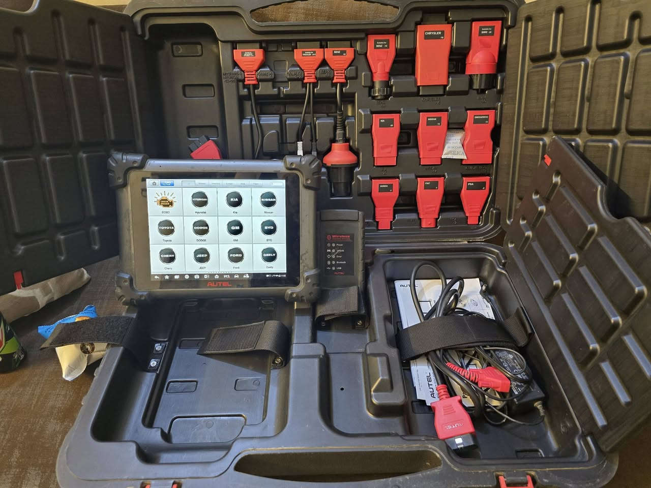 السلام عليكم جهاز اوتيل 908 PRO تحديثه خلصان ٢٠٢٣ جهاز بعده جديد نظيف كلش يفحص ويبرمج كافة انواع السيارات فحص وبرمجة وترسيت وسبشل فكشن لحد موديل ٢٠٢٤ ضمان شركة لمعان الوسام للاستفسار الاتصال على الرقم *********** او على الخاص
