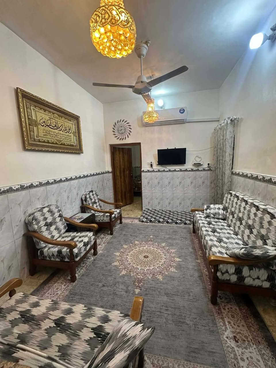 دار للبيع في النجف حي الجامعة منطقة الثلاثين المساحة ١٠٠م٢ بناء نظيف طابق ونص 

للاستفسار الاتصال
***********
***********
