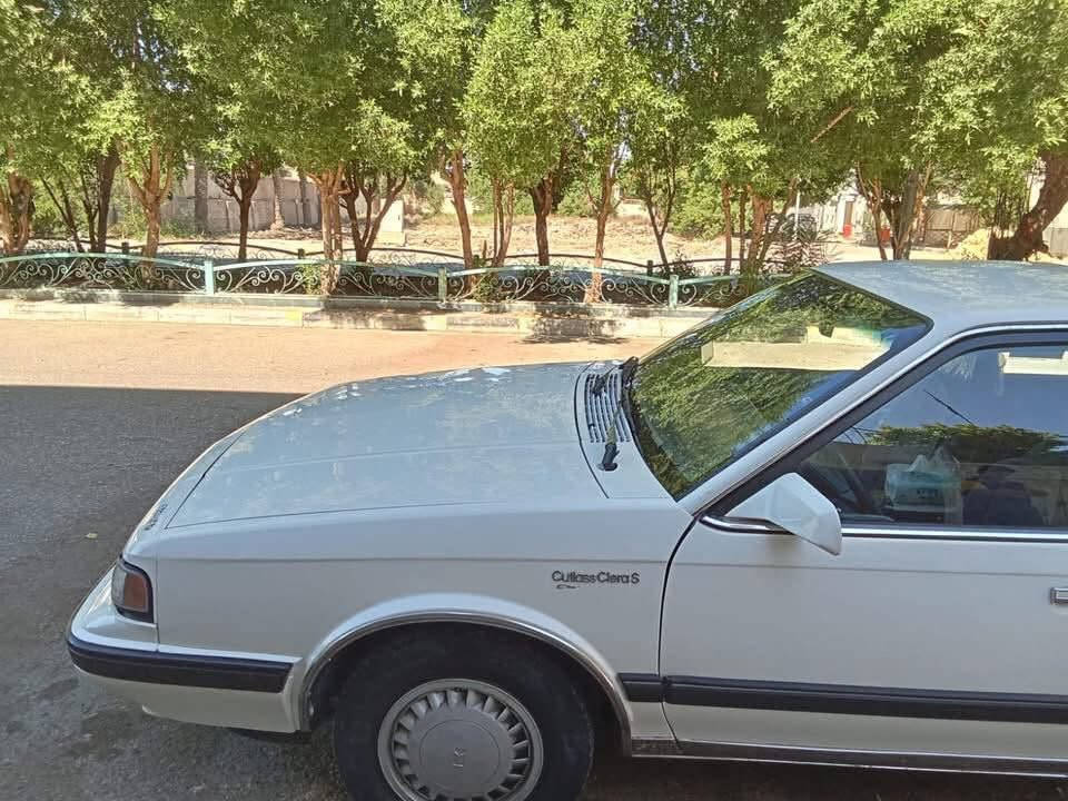 اعادة نشر بسبب الوعود الكاذبه
اولدز موبيل 1990 كفاله من الضربه فقط مصبوغه عام اثر جراد وصورها قبل الصبغ موجوده السياره كلشي بيها بلاد وشغال تبريد ثلج كير محرك خير من الله السياره ما بيها نقص واحد حداديه وصدر امامي خلفي دبلات كله حديد قبل سبوعين بدلتهن السياره بسمي سعر 65وبيها مجال تواصل فقط هل رقم ما متواجد عل فيس 
***********
