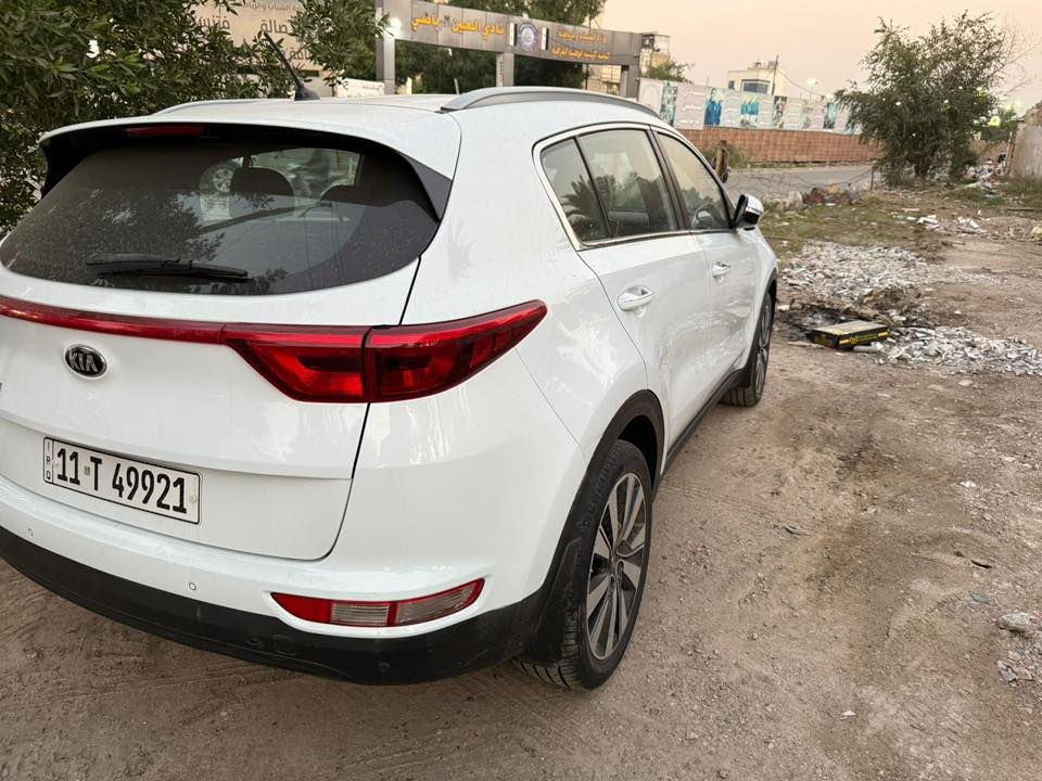 السلام عليكم للبيع كيا اسبوتج ٢٠١٨ خليجي مكفوله من الصبغ فقط بارد هلال الخلفي السعر ١٧٨ العنوان البنوك ***********
