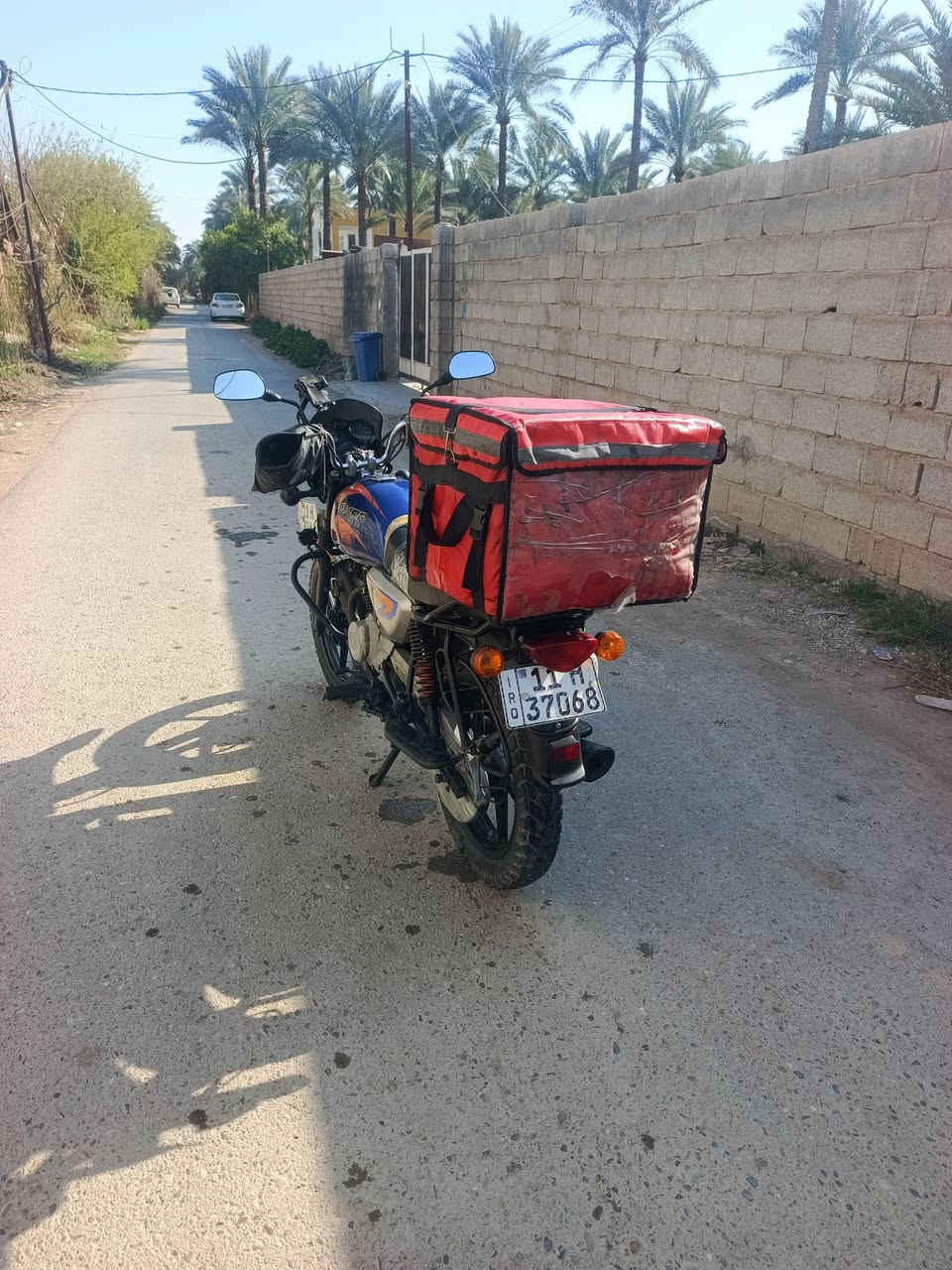 السلام عليكم دراجه بوكسر البيع  موديل 2023مرقم انكليزي دراجه حلوه مرتبه بس مكينه صار عندي نضوح من كازكيت عفته مااسويته البارحه بل طيريق طفت مااعرف شبيه بس كه تايرات شاصي كهربايات كله شغاله بس مكينه طافيه ***********رقم صاحب دراجه مكان دراجه بغداد الراشديه
