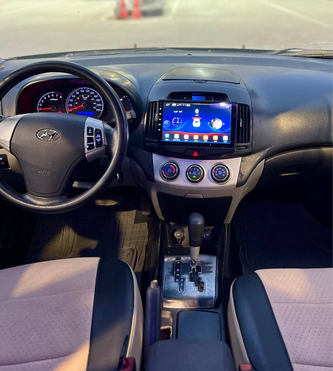 بسم الله الرحمن الرحيم(***********) 
Honda Elentra 2010 eco   ڕەقەم سلێمانی 
هۆندا ئەلێنترا ٢٠١٠ مواسفات ئەمریکی مەکینە گەورە
ئیکۆیە شاشەیە حاسەیە گێچ زینۆنە لایت ڕەشە
کوشن جڵدە ناو زەردە ئۆتۆماتیکە چەکمەجەیە
بلاجکتۆرە تعدیل سورعەیە جام کارەبایی یەدە نیکلە
ڕەقەم سلێمانیە سەنەوی بەسەرچووە ئەوەلیات بەشەرت
 ٢٤٠ هەزار غرامەی لەسەرە وەکالەی بەناوی خۆمە
سەنەوی نوێ ناکرێتەوە لەبەڕاد دەرناچێت دینگێکی گۆڕاوە
واتا نوێ ناکرێتەوە و بەناو ناکرێت ئەوەلیاتی بەشەرتە
ڕەقەم و سنوی اصلی لەگەڵە وەکالەی بەناو خۆمانە
بۆیاغ عام کراوە لەسەر کاڵ بوونەوە زۆر ڕێک و پێکە
یەک چاڵ یەک قوپاوی و شوختی نییە سەیارەکە
پێشی کەمێک لێدرانی هەیە لای سەیاق ئێرباگ نەتەقیوە
شانسی و سەرە دەبڵ نەگرتوو بەشەرت 
گێڕ و مەکینە و کارەبایی بەشەرت ١٠ فیتەر 
یەک دینار مەسرەفی تێدانییە سەیارەکە زۆر مەزبووتە
تەبرید سارد و گەرمی مەزبووتە تەقە و رەقەی نییە
سعری ٥٦ گەڵا و مەجالێکی کەمی هەیە شوێن ڕانیە
‎*********** ڤایبەر و واتسئاپی لەسەرە رانية, السليمانية

