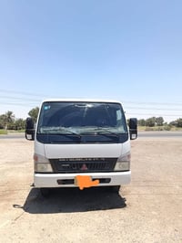 السياره البيع كنتر موديل 2013 مكفوله كفاله عامه رقم الهاتف 07802896697...