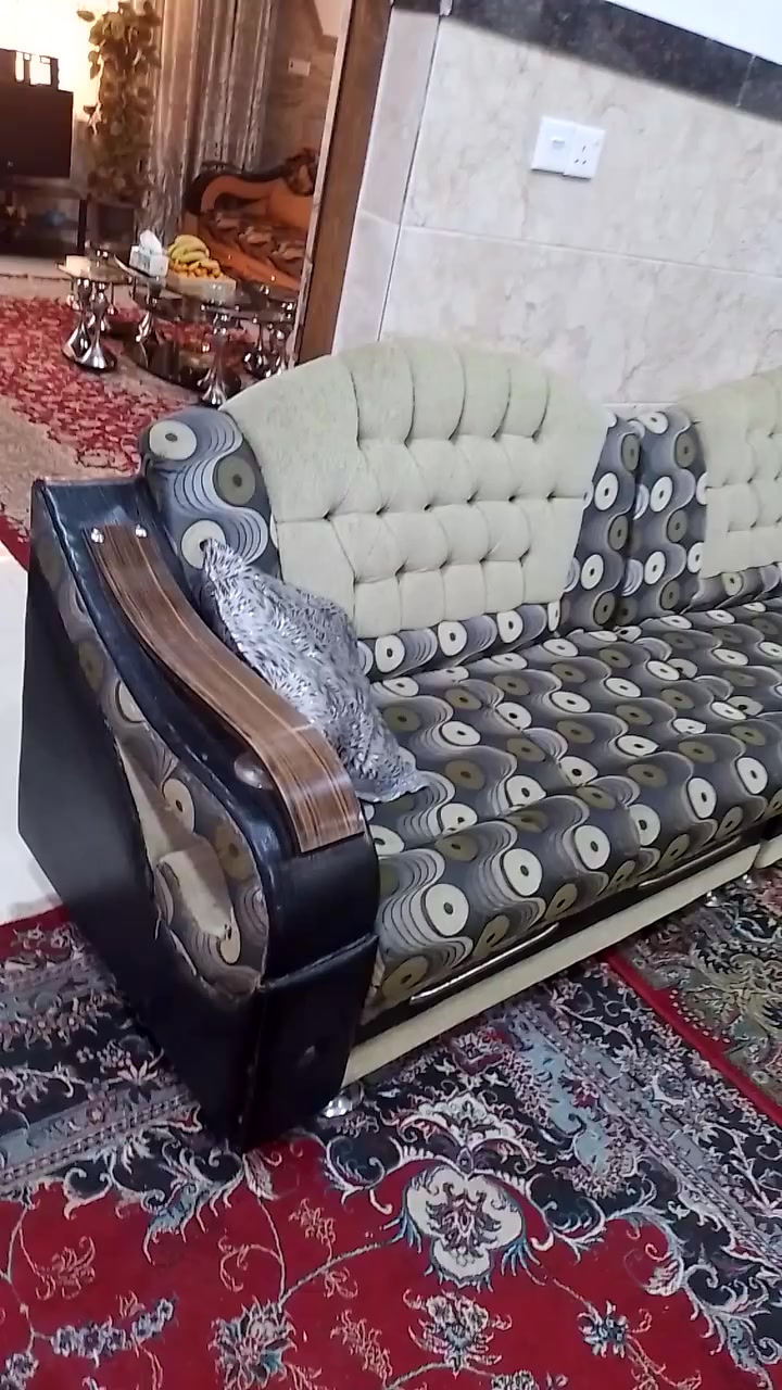 متاح ديوان ١٦ متر شغل عراقي درجة أولى نظافة فول السعر ٩٠٠ الف العنوان الفلاح الثانية قرب بانزيخانة المنهل ***********
