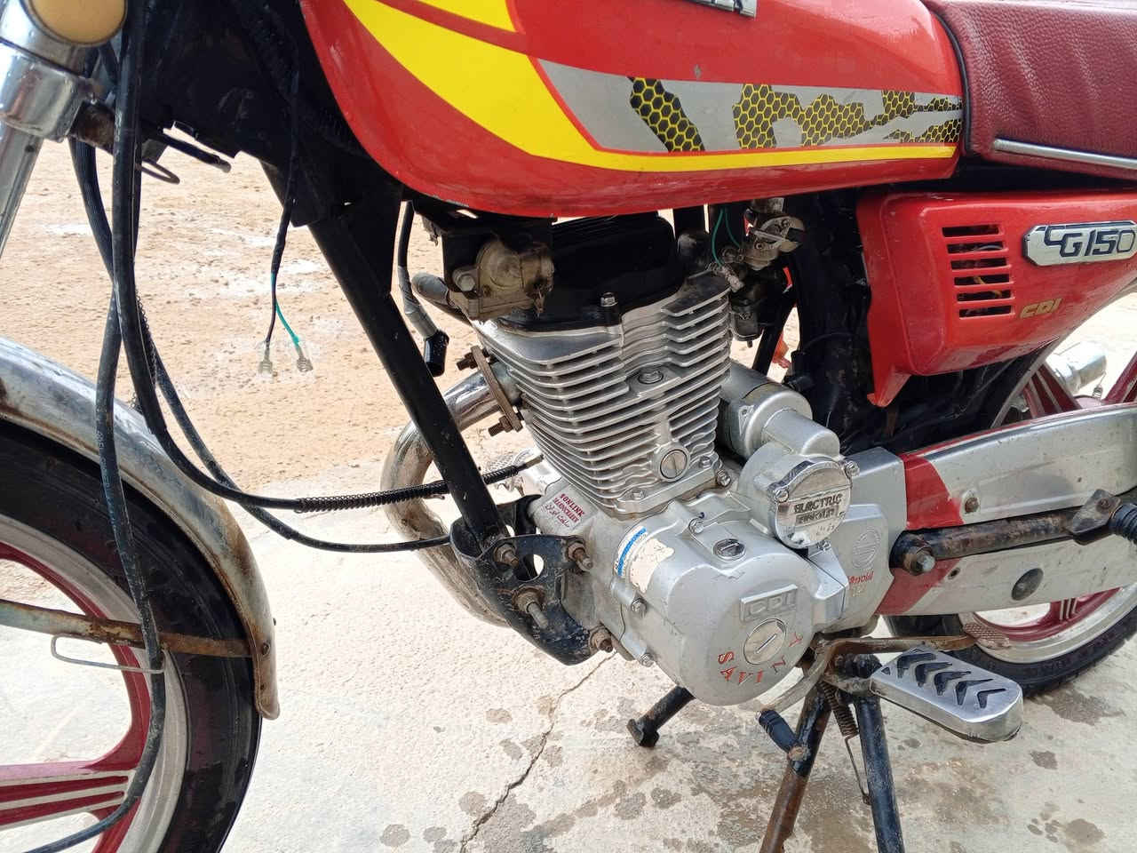 سلام عليكم موطور سيفان للبيع موديل واحد وعشرين كهربائيات كلها شغاله محرك مكان جزيرة الخالديه السعر 425 بي مجال رقم تليفون ***********
