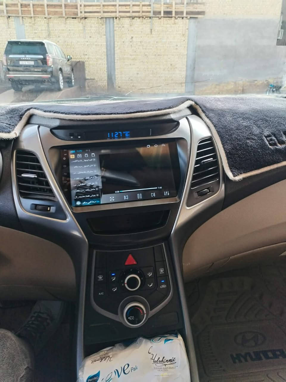 الانتره مديل ١٥ السياره مكفوله كفاله عامه حداديه وتبريد ومكينه وكير كله شرط وجاهزه من كلشي السياره جديده كفاله عامه شرط وين ماعجبك افحص رقم جديد سنويه جديد مداور ثاني يوم مشروع وطني سعره ١٣٠ وبيها مجال قليل شركة القلم السياره بسمنه السياره انه مكلف بل نشر رقم مو جود وتصل ***********
