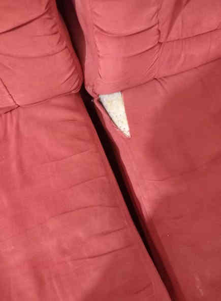 --🛋️✨ قنفات تركيه تتحوّل سرير متحرك – مستعملة وبحالة ممتازة! ✨🛏️
هاي القنفات تنفتح سرير 
🔹 استخدام خفيف
🔹 تنفع للصالات 
🔹 مريحة بالاستعمال وما تاخذ مكان
📍 فحص متاح قبل الشراء
🚚 لا يوجد توصيل 
💰 سعر ١٥٠ الف  وقابل للتفاوض
مكاني بغداد بضهر محكمه الشعب قريب ع الشارع العام 
***********
