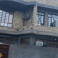 بيت 100متر للبيع مربع واجه 10 ونزال10 طابقين الطابق الاول غرفة واستقبا...