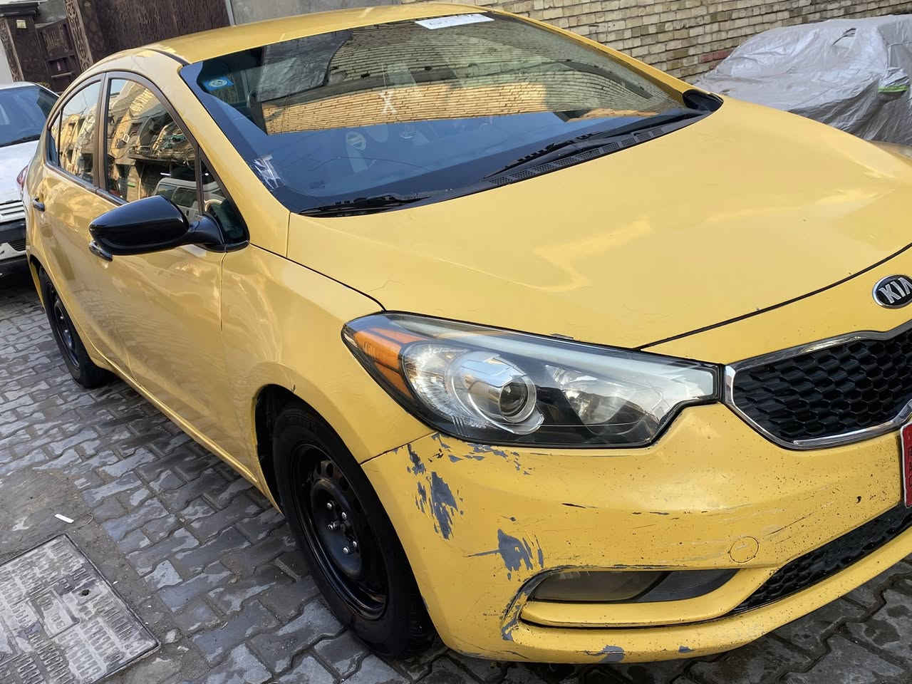 السلام عليكم
كيا فورتي البيع موديل 2016

حادثه جاملغ بنيد راجع نفسه

صور الحادث ماعندي بيه طخه باب 

سعر 107 بيه مجال بسيط مكان سيارة 

بغداد ***********
