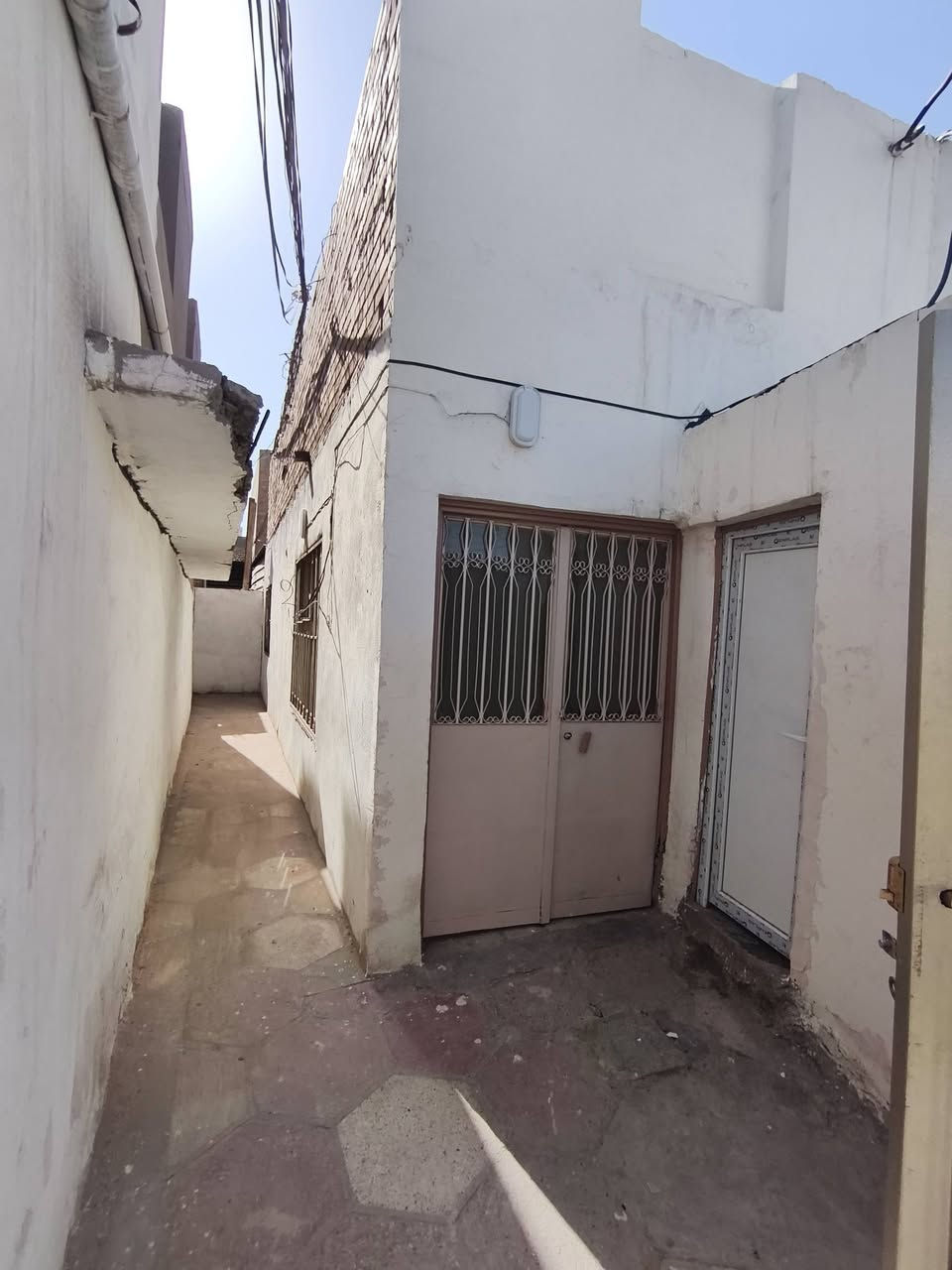 دار  للايجــــــٌار
#آلمـــوقع  // الشاوي قرب مجسر الأم خلـــف  دائره السياحه 

#المساحـــة // 120 م 
   
 
#المحتويـــــات //
يحتوي على 2 غــرف ومطبخ وهول ومجمع صحيات 

🔻مبلــغ الايجـــار 400 الــف  
___________________
#للاستفسار اكثر الأتصال آو واتساب:

***********
