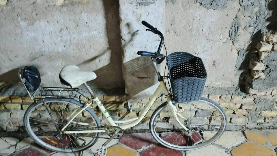 السلام عليكم بايسكل بناتي حجم 26 للبيع كامل نقص بس چامقات السعر 40 الف للأستفسار
***********
