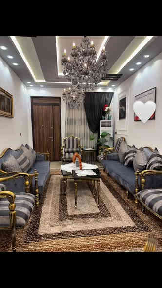 الدار للبيع 🏠 
المساحة 110 م 
موقع جيد جداً 🔑 بناء فول درجة اولى 
علماً بيع الدار مع الأثاث 🪑🛋️🛌
الموقع الشعب شارع الاسواق المركزية التجار
يحتوي على استقبال ومطبخ واربع غرف نوم واربع خدمات ومكان غسالة معزول وسطحين 
السعر 355 👌🌹مليون وبي مجال 
للاستفسار اكثر يرجى الاتصال على الرقم التالي متواجد هذا الرقم على (الواتس اب والفايبر والماسنجر (***********))

او الاتصال على الرقم التالي ***********
او زيارة مكتب تبارك للعقار والمقاولات الكائن في شارع الاسواق المركزية قرب مطعم ميامي
