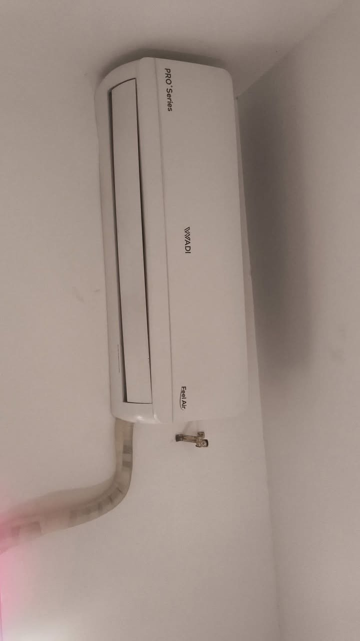 السلام عليكم غراض للبيع مستعجلين عليهة الدورة الصحة
