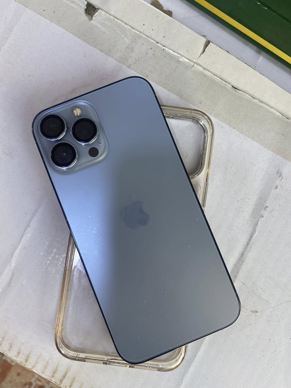 السلام عليكم من رخصه الادمن
موبايل ايفون 13 برو ماكس 
مستخدم قليل ذاكره 256
بطاريه 80 للبيع لون بحري 
سعر 750 وبي مجال 
للستفسار على الرقم ***********

