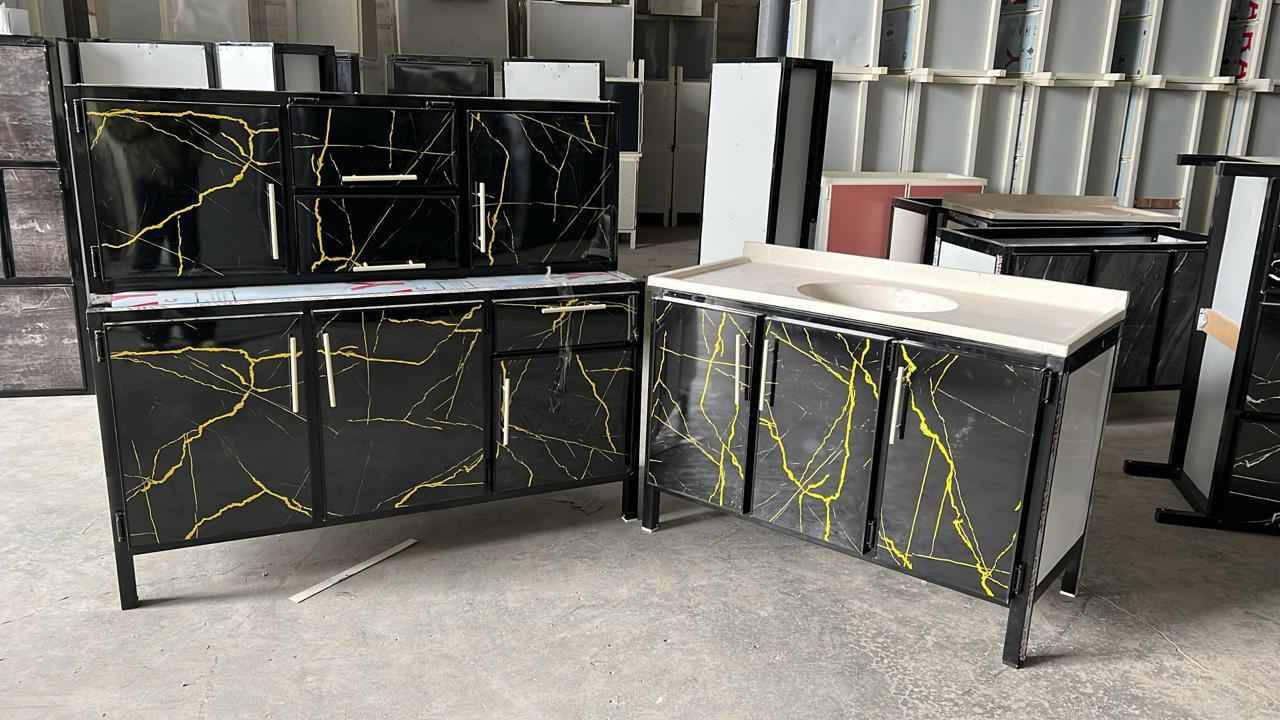 كاونتر مترونص  ارضي.وملحق مترونص  

وسنك متر و 20 سم . 

السعر  215 بغداد, العراق


**إذا كنت صاحب هذا الإعلان وتريد حذفه لأي سبب، رجاءا أرسل رسالة إلى الدعم الفني**