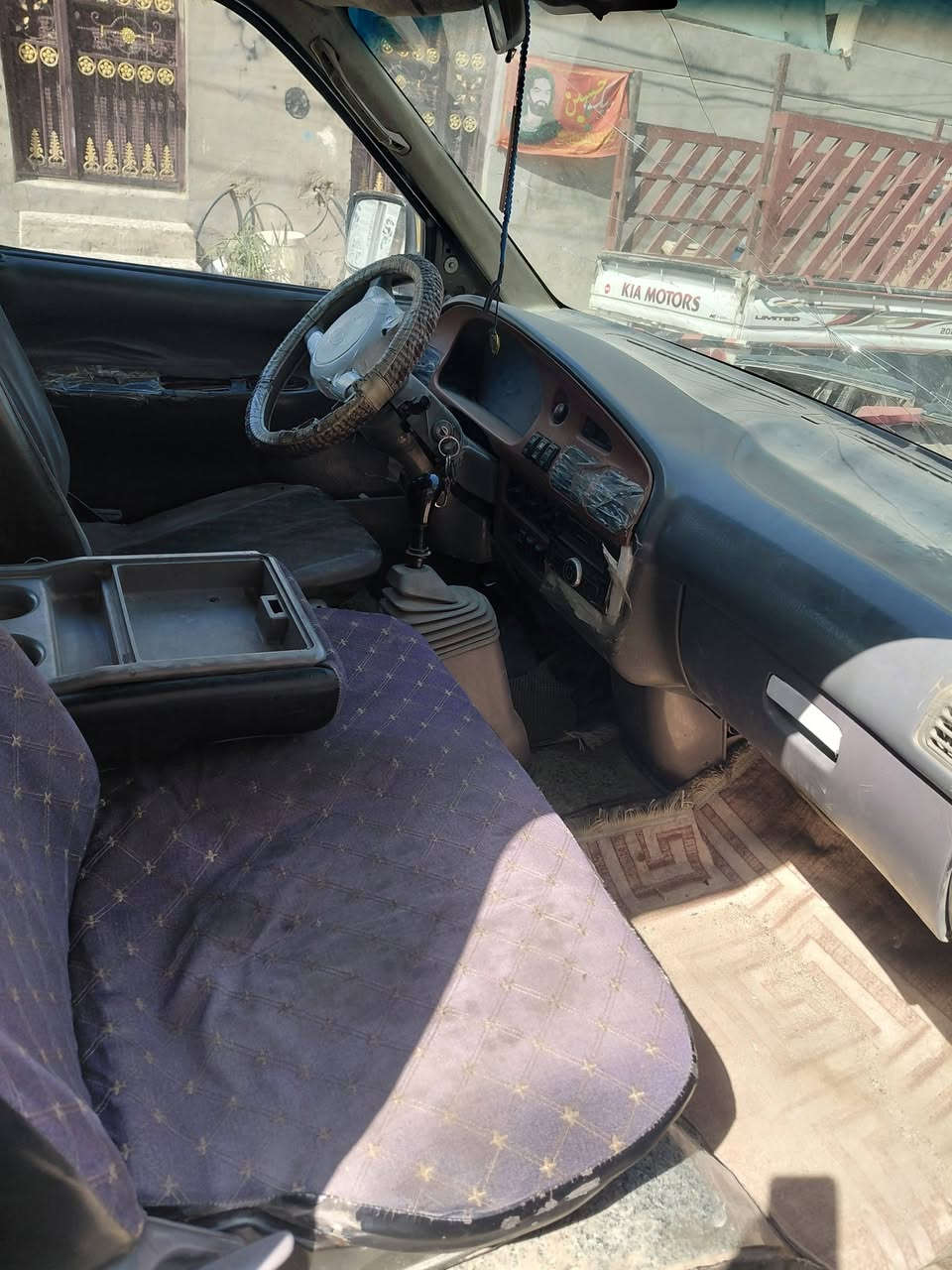 سيارة شبوط للبيع
كفاله كير وكسل ومحرك مجفت جديد 

سيارة خير من الله تجي وتشوف بعينك

عارضينها ب 75 وبيها مجال 
التواصل فقط تصال ع الرقم ***********
