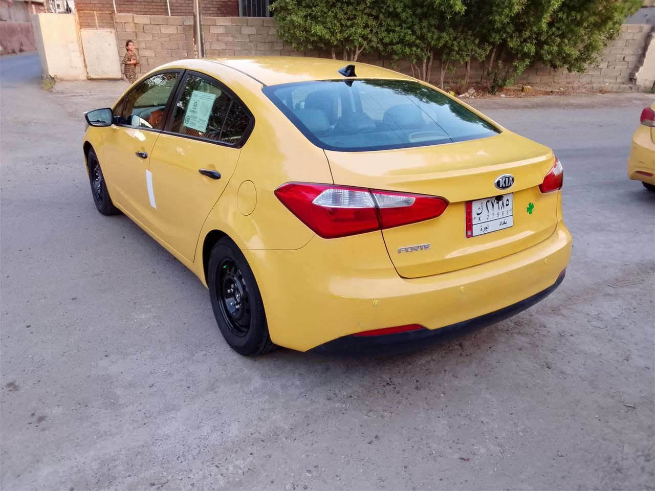 سلام عليكم كيه فورتي للبيع موديل 2016 سياره جديده 
صبغه أوله بدون معجون حادث من امريكه جاملغ فقط 
بدون دواخل كير مكينه تبريد تدفئه صدر مكفولات 
هيئة غرامات مصفره مدوشمه جلد منضومه زنون 
مكينه دوش مكاني شهداء البياع السعر ١٠٣ بيه مجال 
ملاحظه ( مكينه مامفتوحه وحجر بيئه بيه بلادي ) 
رقم هاتف ***********
