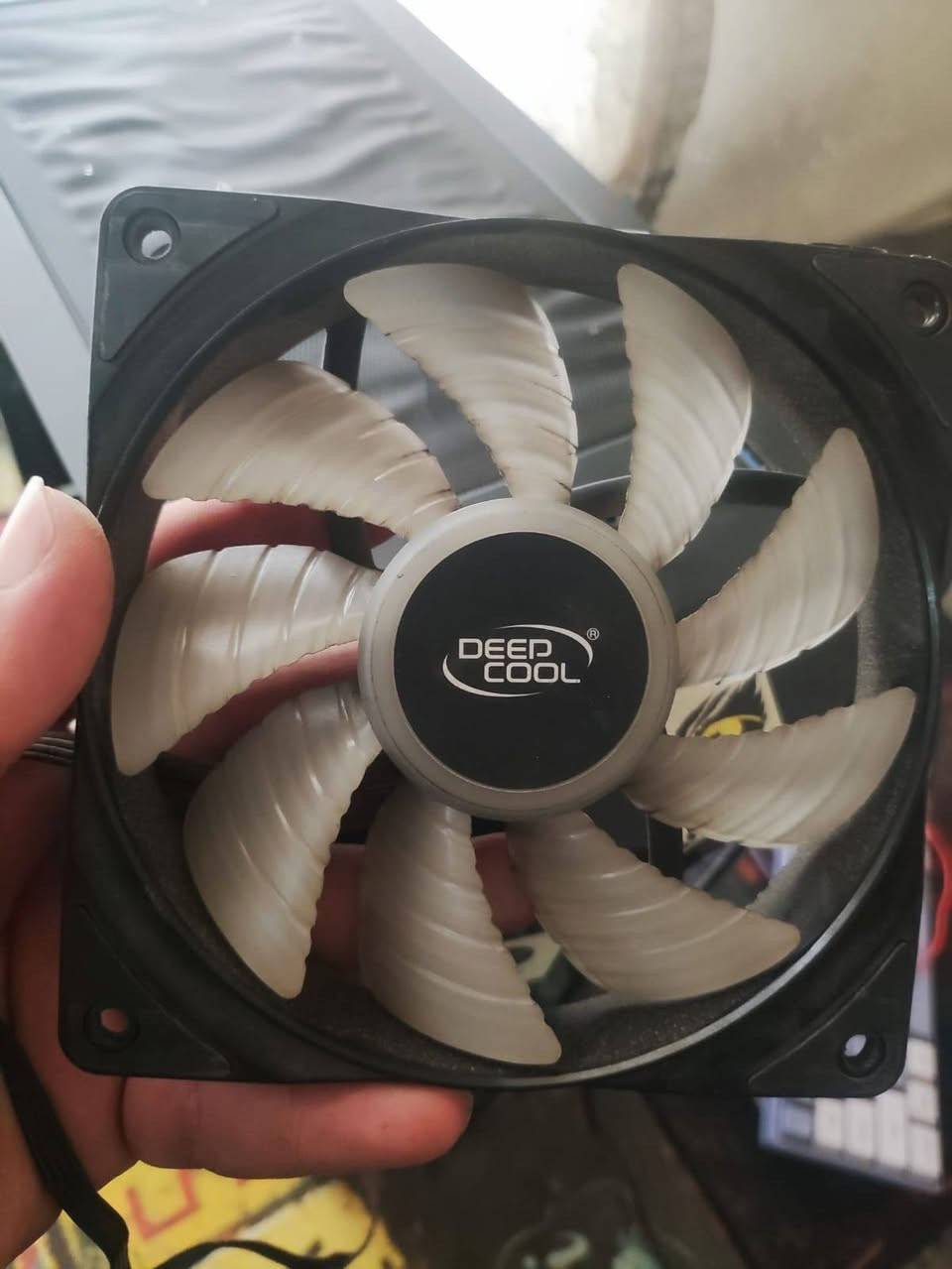 Pc مراوس ويا جهاز
مواصفات:
معالج: xeon 2666 v3 تردد 2.9 bost الا 3.5 للعلم هذا واحد من اسرع معالجات الزيون يختلف عن البقية
(10 انوية 20 مسار)
رام: 16g ddr 4 
كرت: sapphire netro + rx590 gma 8g special edition (ملاحظة هاي اهلا نسخة من كرت ال rx580 تبريد هوه الأقوى بسبب حجم الهيتنسك وتردده الاعلا 1440 مع قابلية كسر سرعة جدا قوية + بيه نضامين بايوس تكدر تغير بيهن من ضغطة زر بلكرت + هاذ الكرت نسخة سبشل يجي ازرق وبيه إنارة )
تخزي: ssd256 ( اطيك ويا هاردين hhd 512 يعني 1t خارجي وتكدر تخليهم داخلي)
البور: 2000w بور خاص مال تعدين ماخذه من صاحبي مم عدن بيه جان شاده لتجميعته حتى اذا طور مستقبلا ماكو اشكال
الكيس: الكيس بيه ملاحظة صغيرةة وهيه انو مابيه محولة التخلي المراوح ماته تشتغل اجيبها لبو الحسابات يشدها ب 10 والكيس مراوح كلها deep cool الكيس 2fan اطيك fan لخ يصير 3fan للعلم كلهن deep cool ( بس وديه لبو الحسابات يشد المحوله وال مروحه وهاهيه متكلفك 10)
ملاحقات: اطقم هدية ويا الحاسبة كيبورد rgp و ماوس باد أكبر حجم نسخة زيلدا

لحد يجي ويريد تفاصيل بلخاص كتبت لك كل شي هنا 
للمراوس بجهاز فقط مكاني بغداد عندي توصيل وذا تريد تجي للبيت تفحص هلا بيك


**إذا كنت صاحب هذا الإعلان وتريد حذفه لأي سبب، رجاءا أرسل رسالة إلى الدعم الفني**