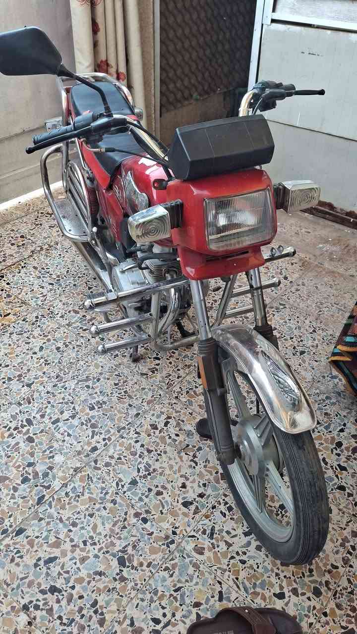 السلام عليكم فيوم للبيع موديل١٧ أوراق دراجة نظيفة محرك سلف كهربائيات بيها بس الدبلات الأمامية بيهن نضح دهن رايدها ب٦٠٠ وبيها مجال الشراي يتصل
***********
