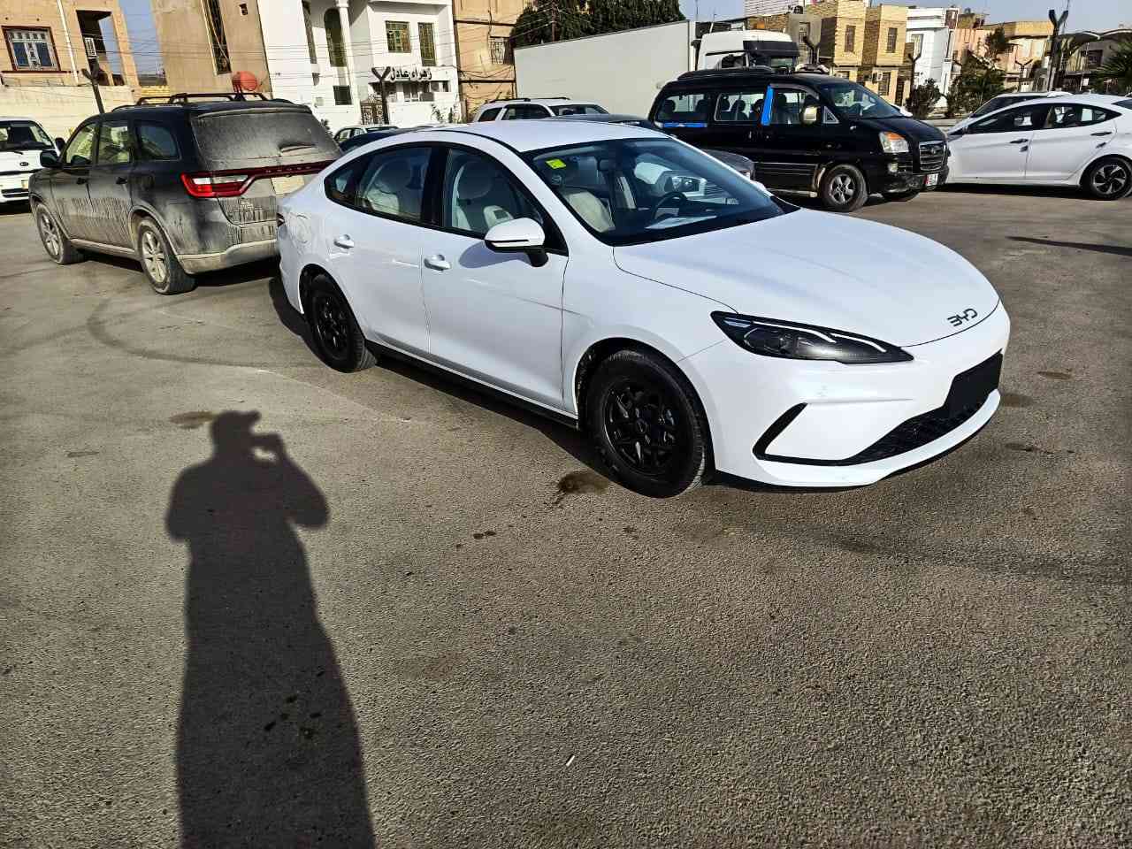 بي وايدي موديل 25 ماشيه 9 الاف رقم بغداد حره باسمي سعرها 18 و 500 رقمي واتساب ***********
