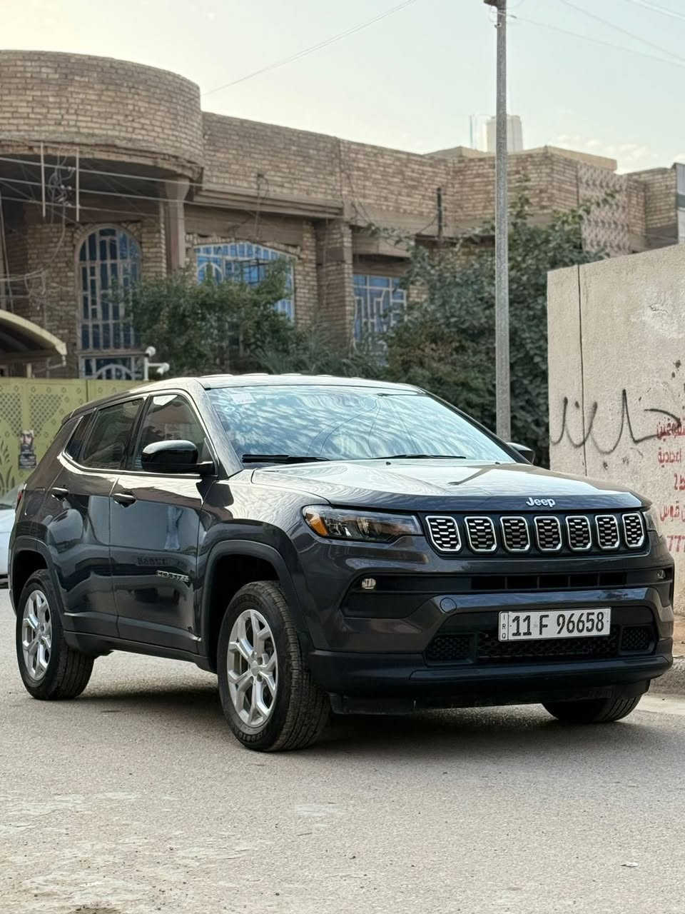 السلام عليكم جيب كومبارس موديل 2024 الشكل الجديد رقم بغداد شهداء دخول جديد حادث جاملغ يسار فقط مصلح نفسه ومصبوغ - صور الحادث مرفق بل منشور
اي نقص ماكو بل سياره حجر صالنصه مكفول 
المواصفات 
بصمة تشغيل - ابواب - تشغيل عن بعد
اناره داخليه لد - مرايات ترحيب 
اوتو بارك - قياده ذاتيه ((P))
تخم تاير Continental جديد اصلي 
تبريد قطعتين امامي وخلفي 
تحكم بأنظمة السيارة الكاملة من الشاشة
بلوجكترات محيطية ويا الستيرن
فورويل 4X4 
كامرة خلفية 
السعر 149 (( بلاش بسعر نيسان سني هندي 
العنوان بغداد البلديات 
للاستفسار  ***********
