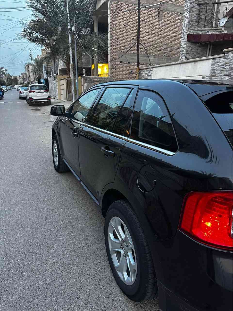 فورد ايدج 2013 للبيع 
خليجي نيفا ليمتد مكفوله ماعدا التاشير الموجود على الباب الخلفي  ماشيه / 217 الف كيلو
المواصفات////
1- فور ويل 
2- رادار تفاعلي 
3- حساس خلفي 
4- بصمه + تشغيل عن بعد 
5- المرآة اوتو دم + مانع ضباب للمرايا الجانبيه
6- داخل جلد .. والارضيات ايضا جلد 
7- بانوراما
مكينه 3500 مكفوله مع الكير 
رقم سليمانيه بأسمي تريد تحويل او وكاله 
السياره عليه ادامه كامله مكينه / دهن كير / صدر امامي خلفي 
السياره عليه منظومة غاز بعده بالضمان 
السعر /125 وبيه مجال بسيط ومراوس بكوري حديث او ياباني 
ورحم الله والديه اللي يعلق تعليق ايجابي واذا معجبه المنشور او السعر يمر مر الكرام واني ممنون 
للاستفسار الاتصال على الرقم *********** بغداد, العراق
