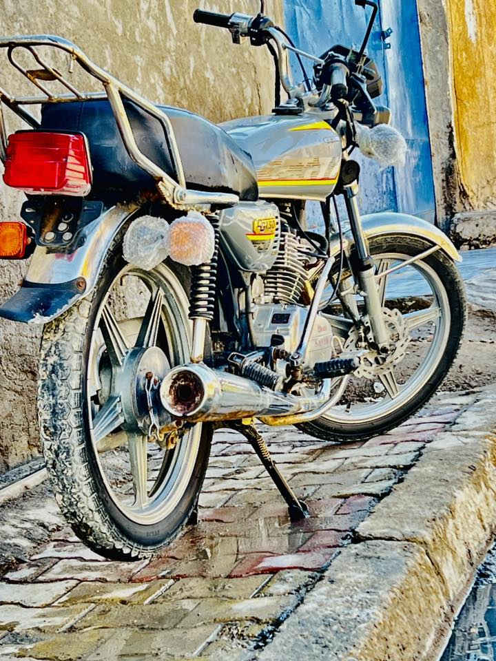 سلام عليكم دراجه سولنك لبيع موديل ٢٠٢٠ مكفوله كفاله عامه كهربائيات كلها تشتغل اوراق اصوليه الدراجه كلش نضيفه بمعنه الكلمه السعر 550 وبيها مجال قليل حق الجيه المكان بغداد ناحيه الوحده *********** موجود واتساب
