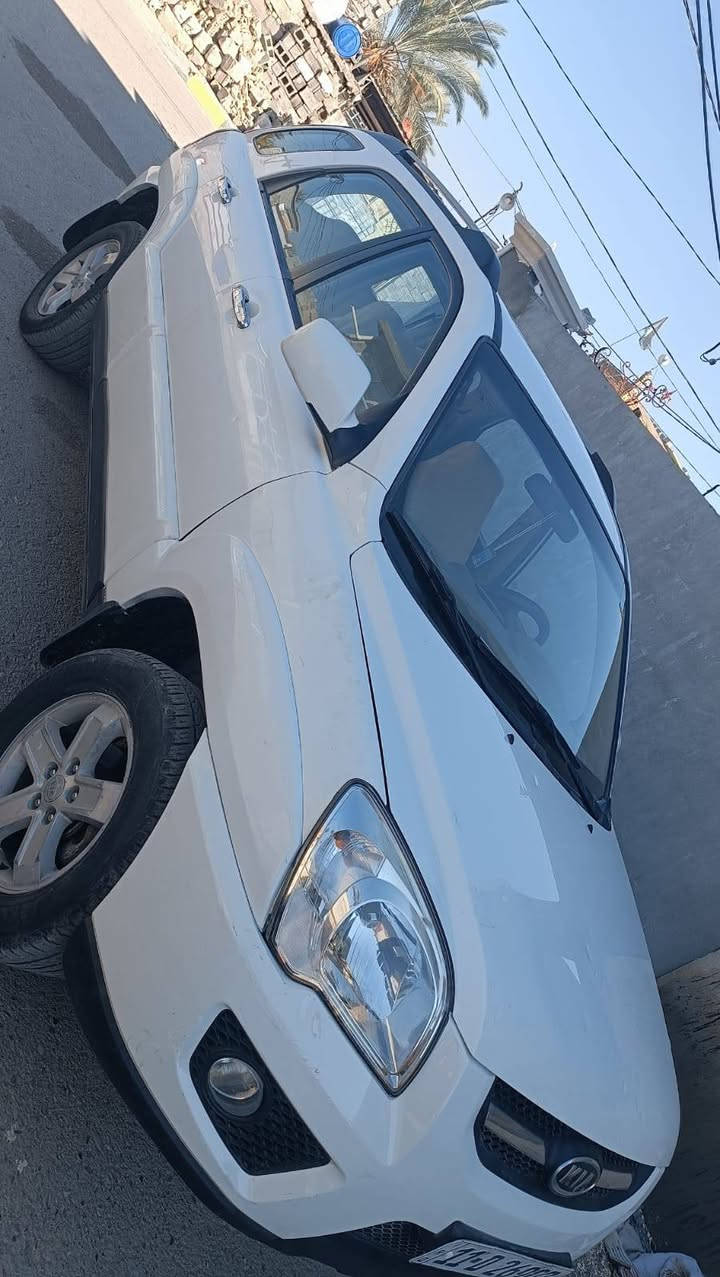 سبورتج 2010 خليجي فول مواصفات
محرك 2000
سيارة جاهزة للاخير 
محرك كير مكفولات 
تبريد وتدفئة شغالات
شاشة وكامرة 
شاشات تجاوي
فتحة سقف 
بيهة صبغ 4 قطع 
ضرر جامرلغ السايق والبنيد امبدل بلادي نفس الون
السعر 105 وبيهة مجال بسيط 
مكاني ديالى خان بني سعد 
***********
