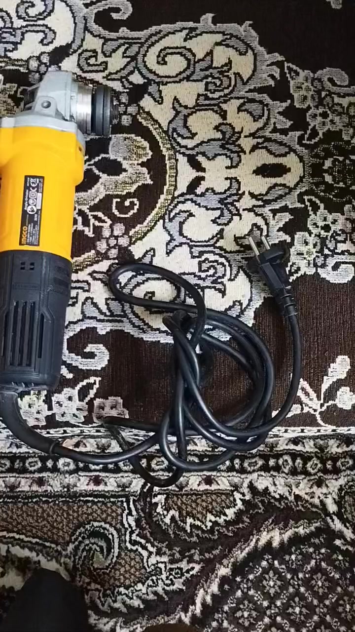 كوسره نوع ENGO
مستعمل مره واحدة 
السعر ٢٥ الف قفل بدن اي معمله رجاء الشراي يتصل موبايل او واتساب ***********
المكان حي النصر
