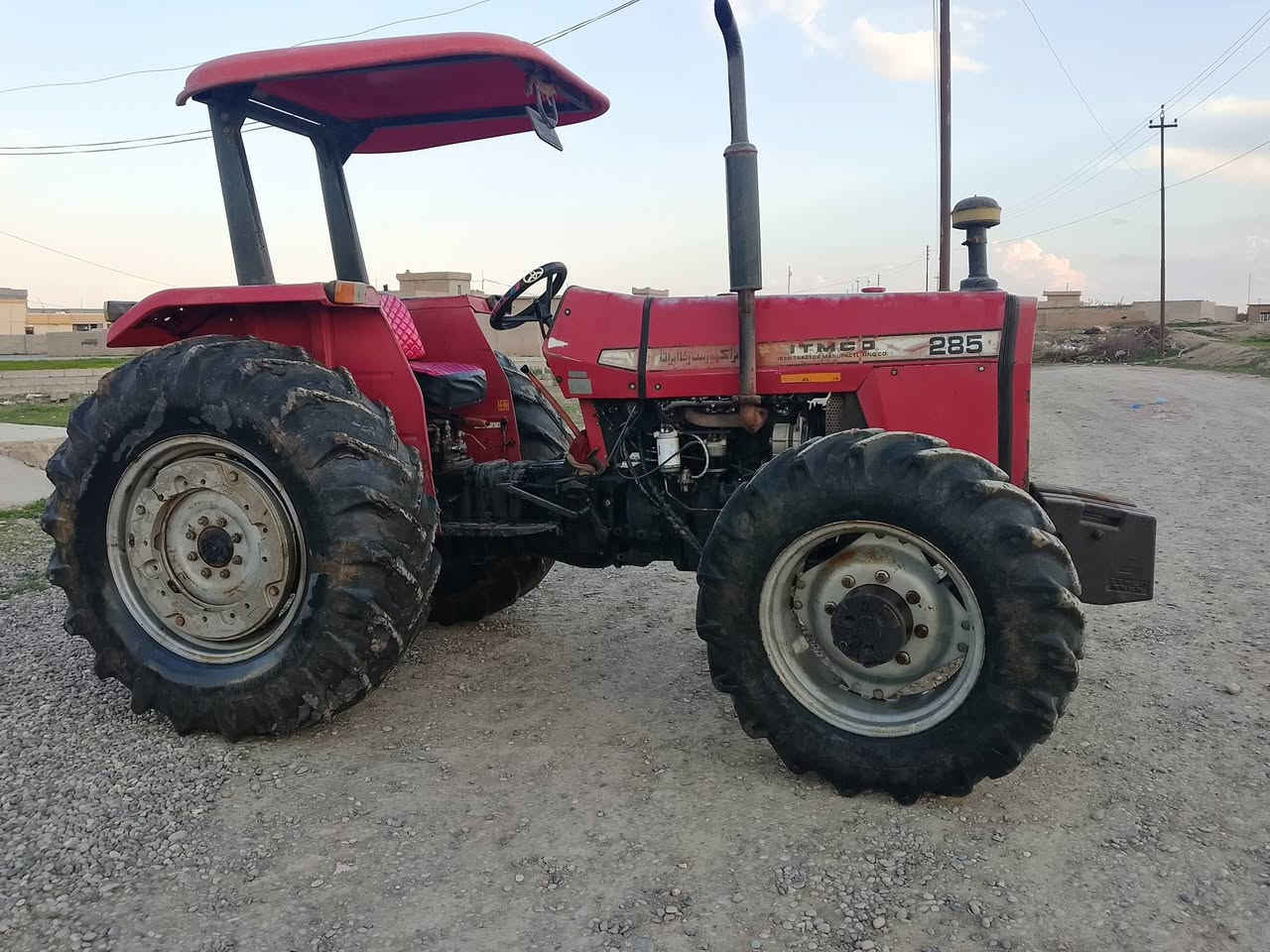 سلام عليكم تركتر ايراني 2011 بلادي اكسل ايطالي 🇨🇴 وضع شركه كلو شرط رقم كركوك الماني تريد تحويل تريد وكاله مكان التركتر الشركاط للاستفسار على الرقم ***********
