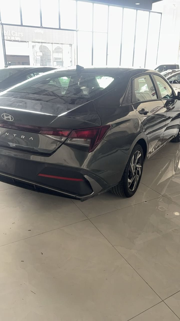 HYUNDAI ELANTRA 2025 SEL
بجم كبس
بدون ايرباك 
بدون دواخل و شاصي
جملغ و باب خلفي صبغ 
ماشية 27 الف ميل
موصفات SEL 
بصمة 
ابواب بصمة 
تشغيل من بعيد 
لايتات LED
شاشة 
گيج الكتروني 
صندوق شفت 
رادار خلفي 
رادار امامي 

سعر 140$كورك واتساب ***********
