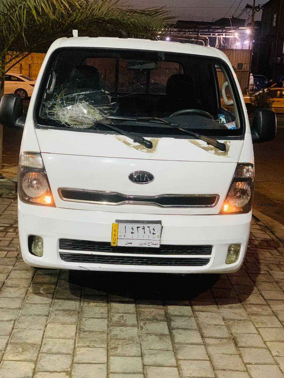 سلام عليكم كيا بنكو موديل 2013البيع سياره نقصه بس تايرات خلفيه ثنين وجامه اماميه نفس ما موضحه بل صوره مكان بغداد ام الكبر غزلان  حي اور سعر ٧٢ رقم ***********
