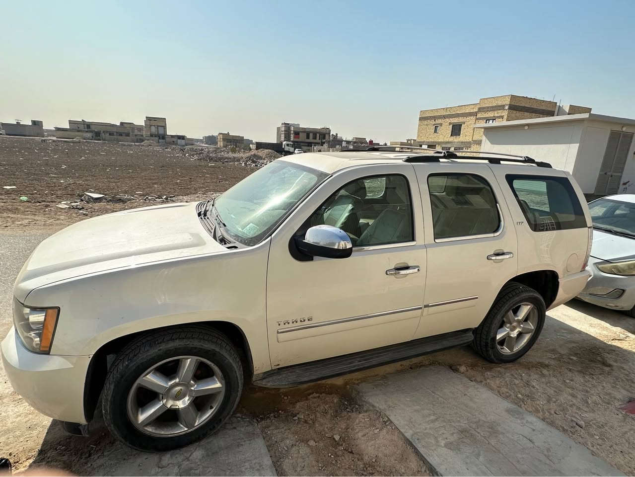 تاهو 2014 خليجي كفالة العامة 
✅رقم بصرة  سيارة LTZ فول موصفات
✅محرك 8V اقتصادي بالطرق السريعة سعة 5.3 لتر 
 ✅كشنات تدفئه تبريد ثلاجة سلايد روف مرايات قلاب كراسي مدوشمات
✅شاشتين عرض امامية و خلفي  بلاد مثبت سرعه رادار 
✅حساسات /فتحة سقف /كراسي قلاب كهربائي وسط و خلفي 
✅سماعتها ستريو بلاد 
✅تبريدو تدفئة ماشاء الله 
✅كامره و ذاكرة مقاعد و شنو ابالك بيه 
✅حداديه بريكات ممتازة / باتري جديد 
✅كلشي بحالة جيدة جدا السيارة ما متعوبة 
وجاهزه وعلى ايدي خذتها زيرو
✅نضافة الداخلية 90%
✅ السياره ماشيه تقريبا  200 الف حقيقي 
🔥 اكو بيها دحچة بالبلاستك الخلفي مال دعامية الورى ما مبينة بالصور 🔥
—————————-
 ⚪️ السعر  $28500 دولار هم بي مجال
 (ميتين وخمسة وثمانين ورقة) ⚪️
——————————
للاستفسار ماسنجر متوفر 
و رقمي بي واتساب 
🌹***********🌹
العنوان ~ البصره / حي بغداد البصرة, العراق
