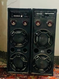 مكبرات صوت • للبيع