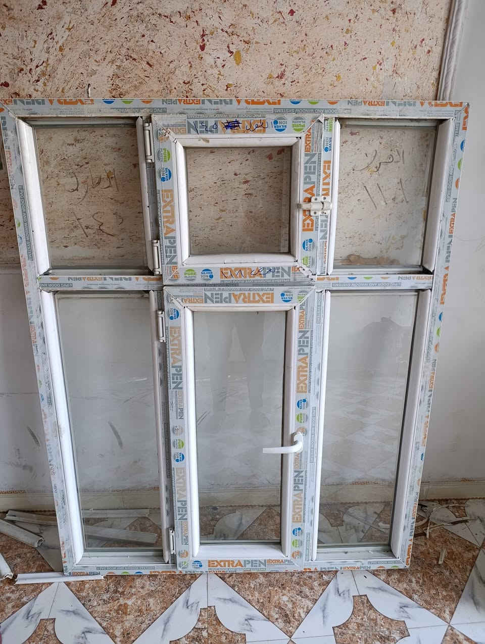 سلام عليكم باب وشباك نظافه 100/100هنه والجام جهزاة بس شدهن هذا رقمي ***********
